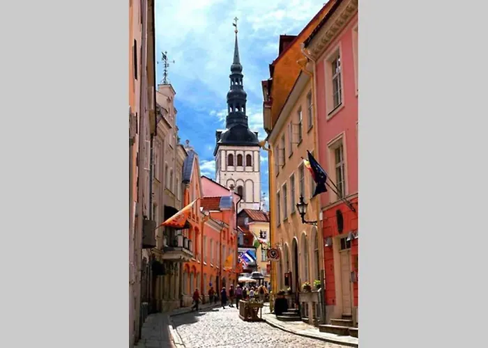 Best Location, Beautiful And Quiet Old Town Apt.