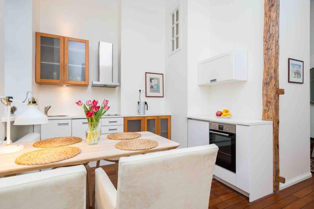 Location, Beautiful And Quiet Old Town Apt. Apartment Tallinn