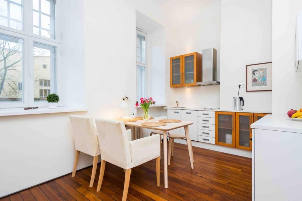 Apartment Location, Beautiful And Quiet Old Town Apt. Tallinn